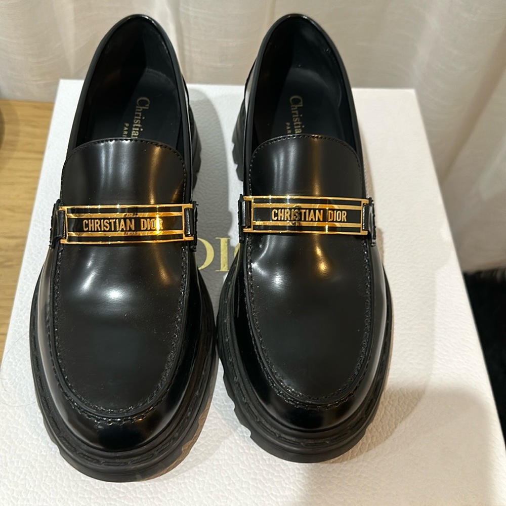 Dior Code Calfskin loafer size 39 in Noir Black